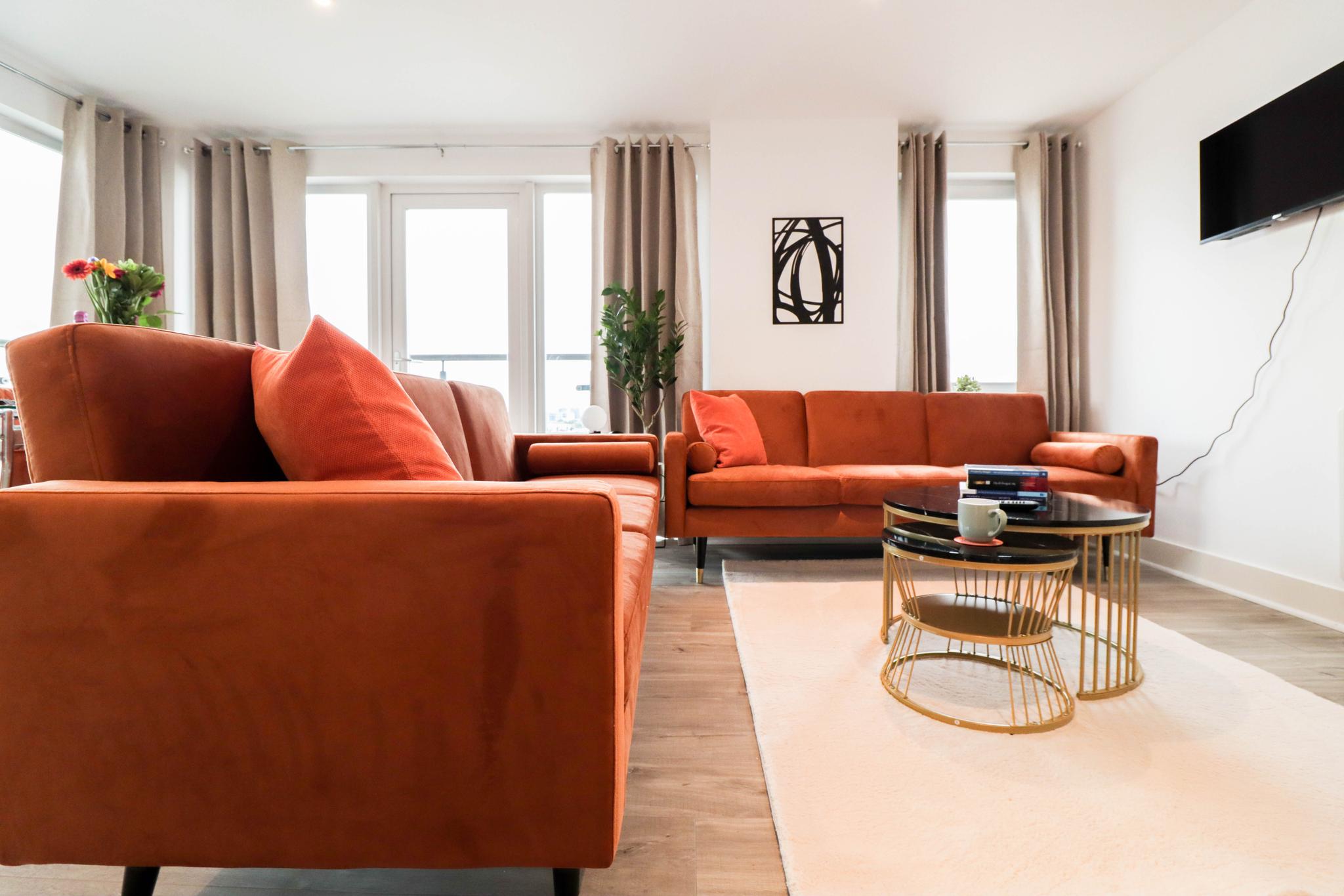 Stunning Riverside Apartment3