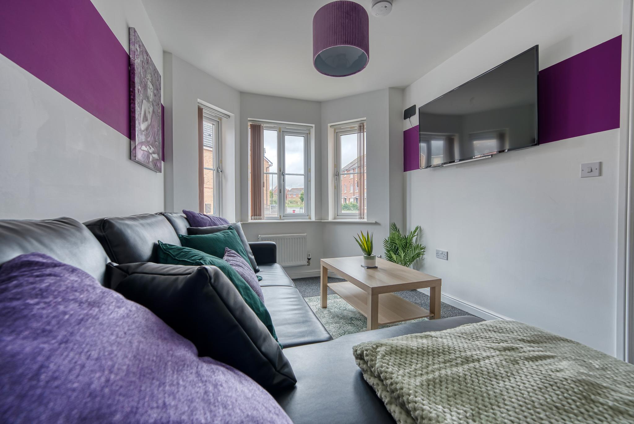 Beautiful 5 Bed House  Free WIFI5