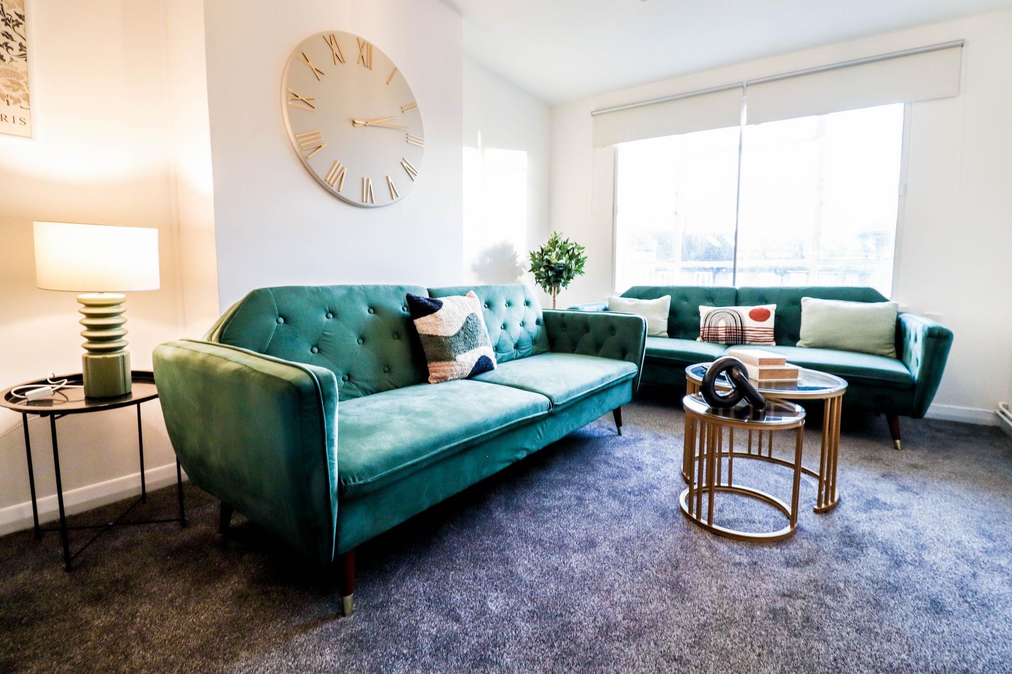 Lovely 3 Bedroom Maisonette!3